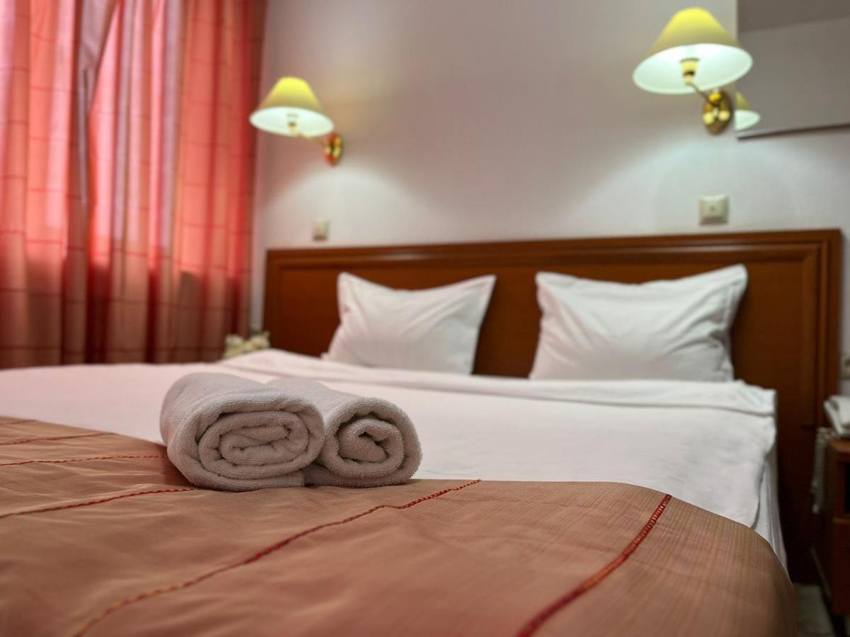 Tengri Hotel Atyraū Екстериор снимка