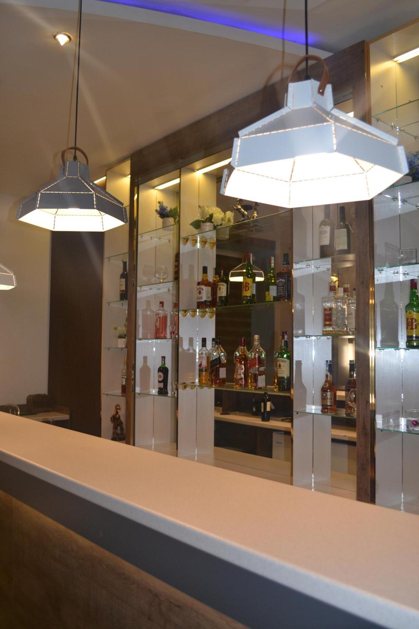 Tengri Hotel Atyraū Екстериор снимка