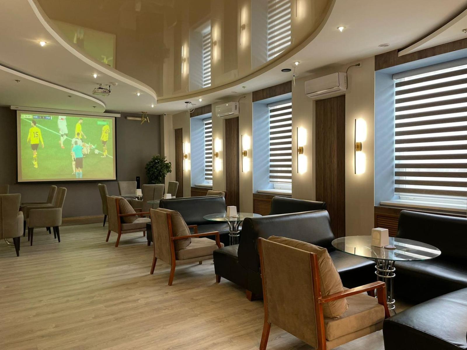 Tengri Hotel Atyraū Екстериор снимка