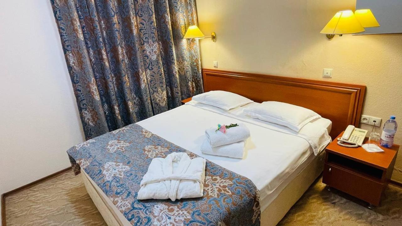 Tengri Hotel Atyraū Екстериор снимка