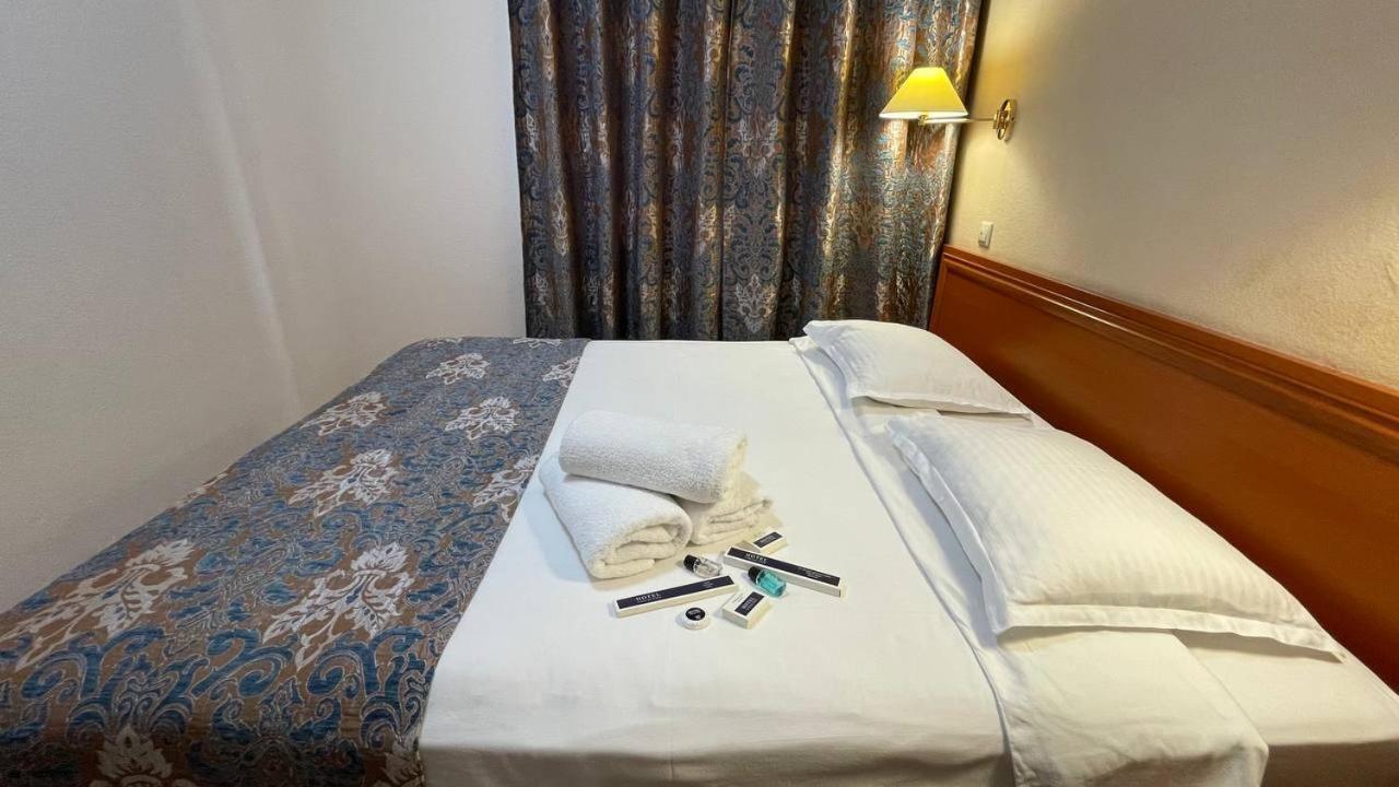 Tengri Hotel Atyraū Екстериор снимка